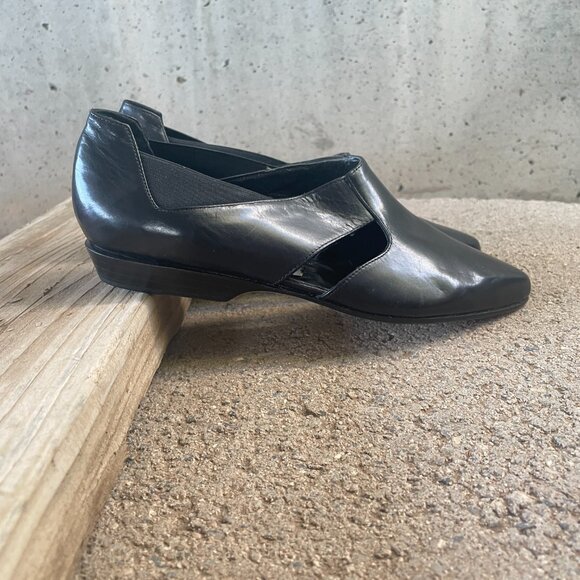 VIA SPIGA WOMEN'S BLACK LEATHER POINTED TOE CUT-OUT FLATS SIZE 5.5 - Picture 5 of 10